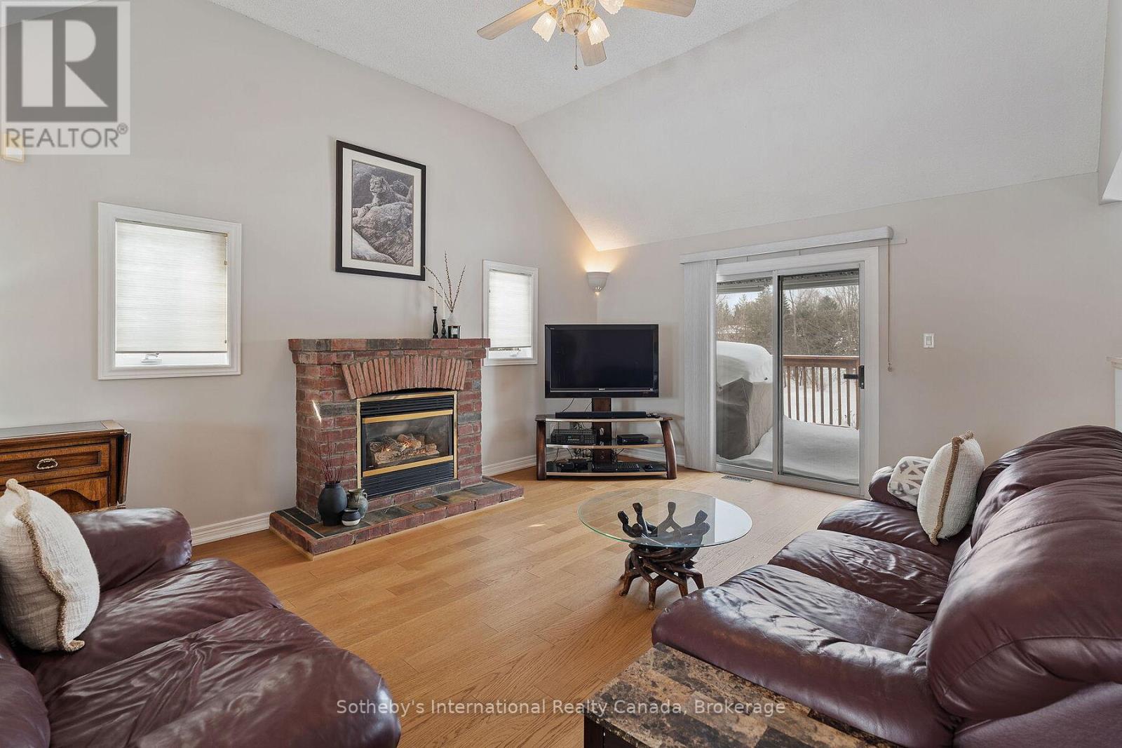 2091 Country Lane Court, Milton (Moffat), Ontario  L0P 1J0 - Photo 17 - W13085288