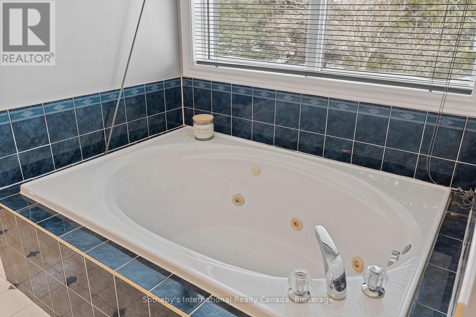 2091 Country Lane Court, Milton (Moffat), Ontario  L0P 1J0 - Photo 22 - W13085288