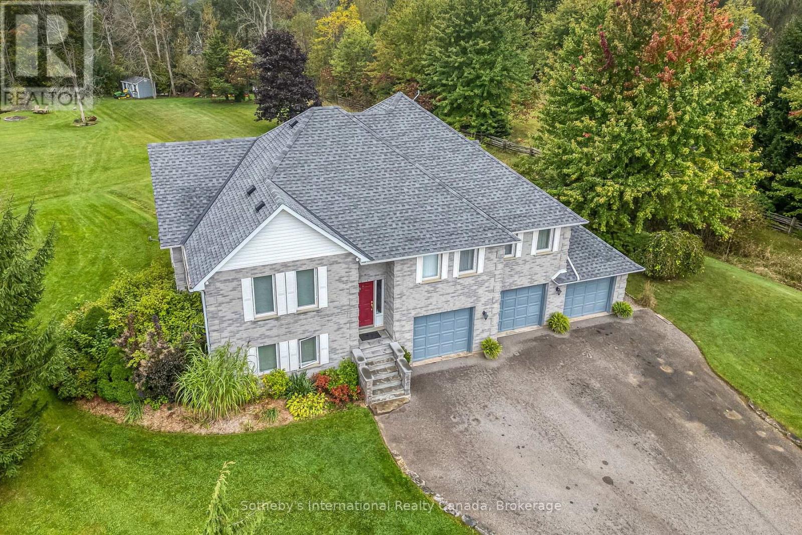 2091 Country Lane Court, Milton (Moffat), Ontario  L0P 1J0 - Photo 5 - W13085288