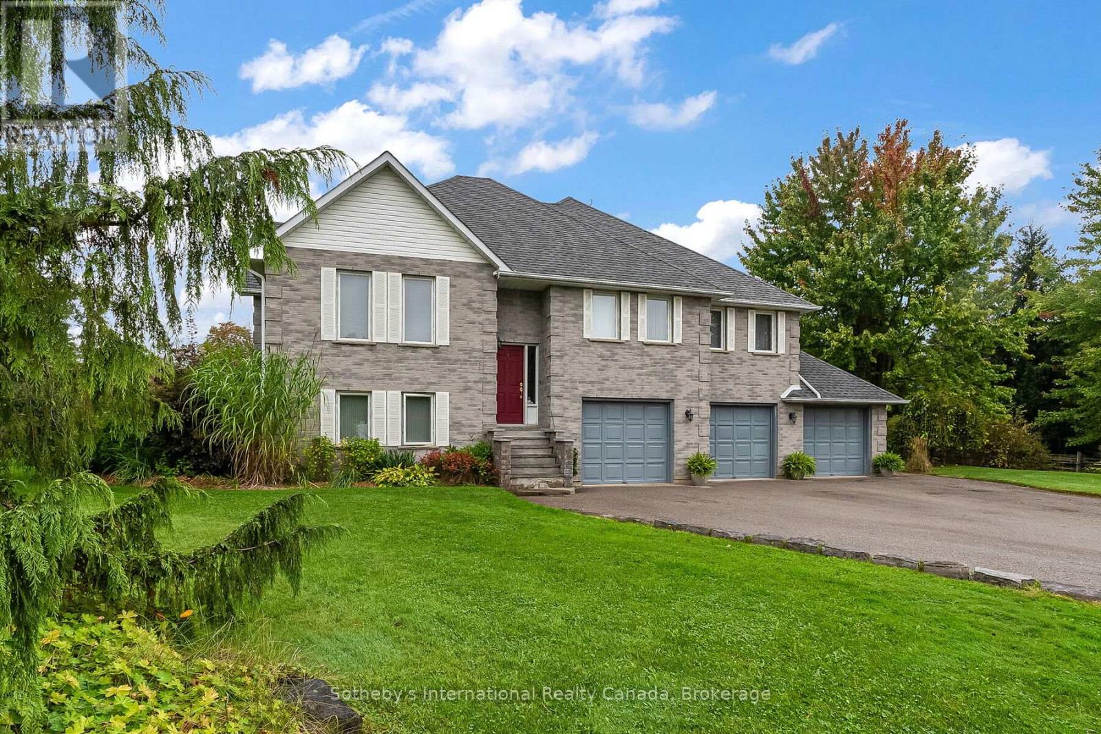 2091 Country Lane Court, Milton (Moffat), Ontario  L0P 1J0 - Photo 9 - W13085288