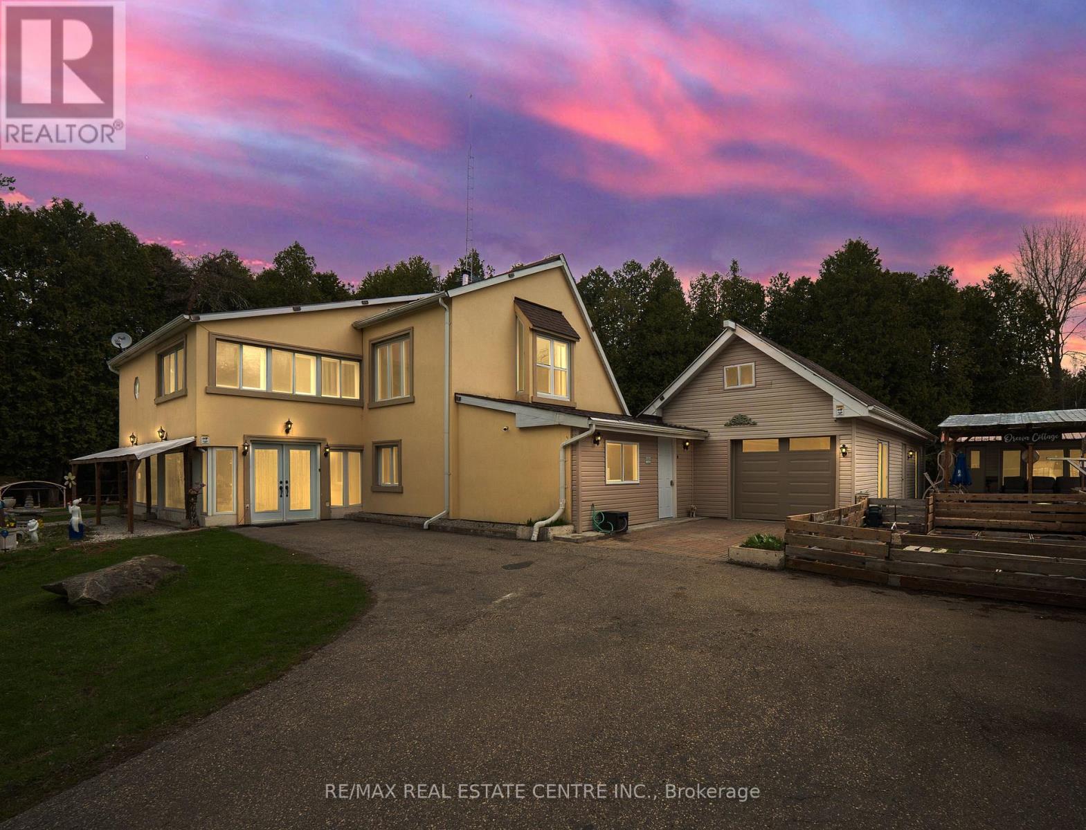 11099 Sixth Line Nassagaweya, Milton (Na Rural Nassagaweya), Ontario  L7J 2L7 - Photo 1 - W13085044