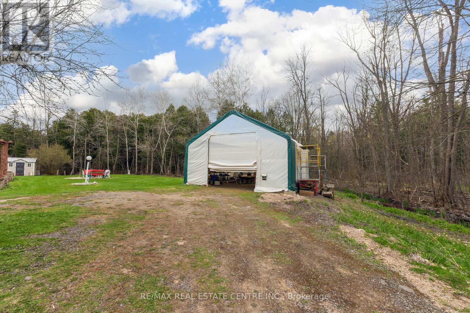 11099 Sixth Line Nassagaweya, Milton (Na Rural Nassagaweya), Ontario  L7J 2L7 - Photo 46 - W13085044