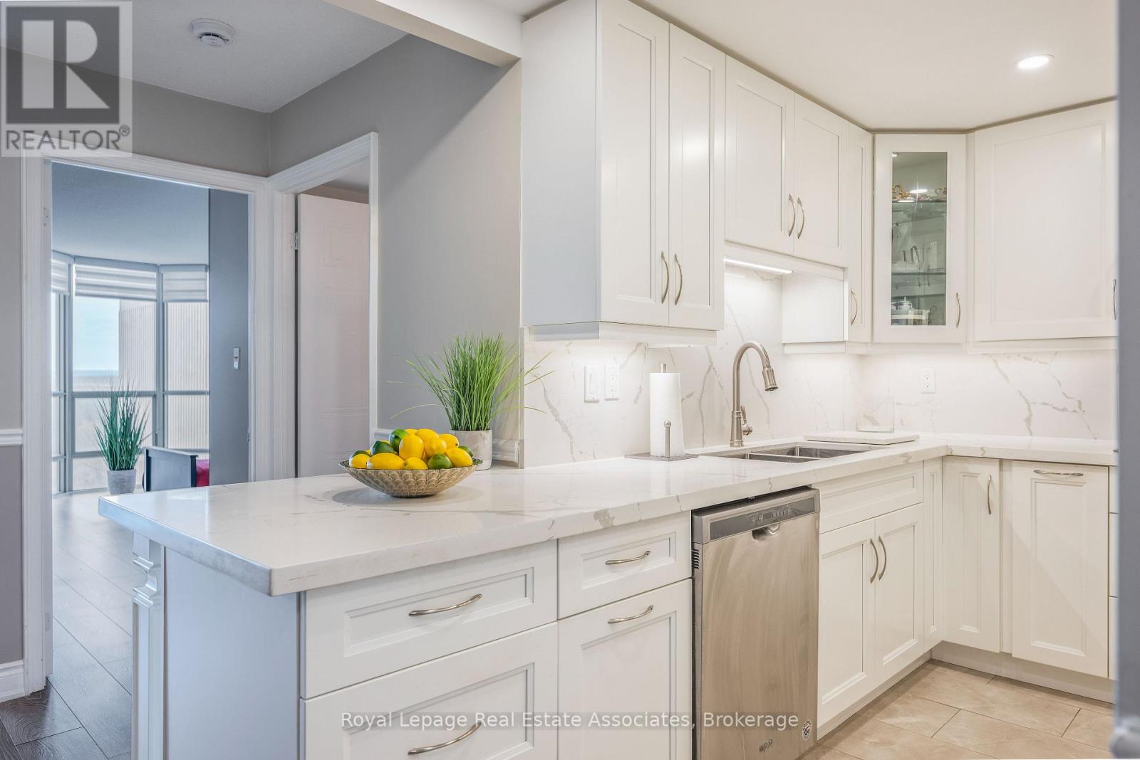 1402 - 20 Mcfarlane Drive, Halton Hills (Georgetown), Ontario  L7G 5J8 - Photo 10 - W13090778
