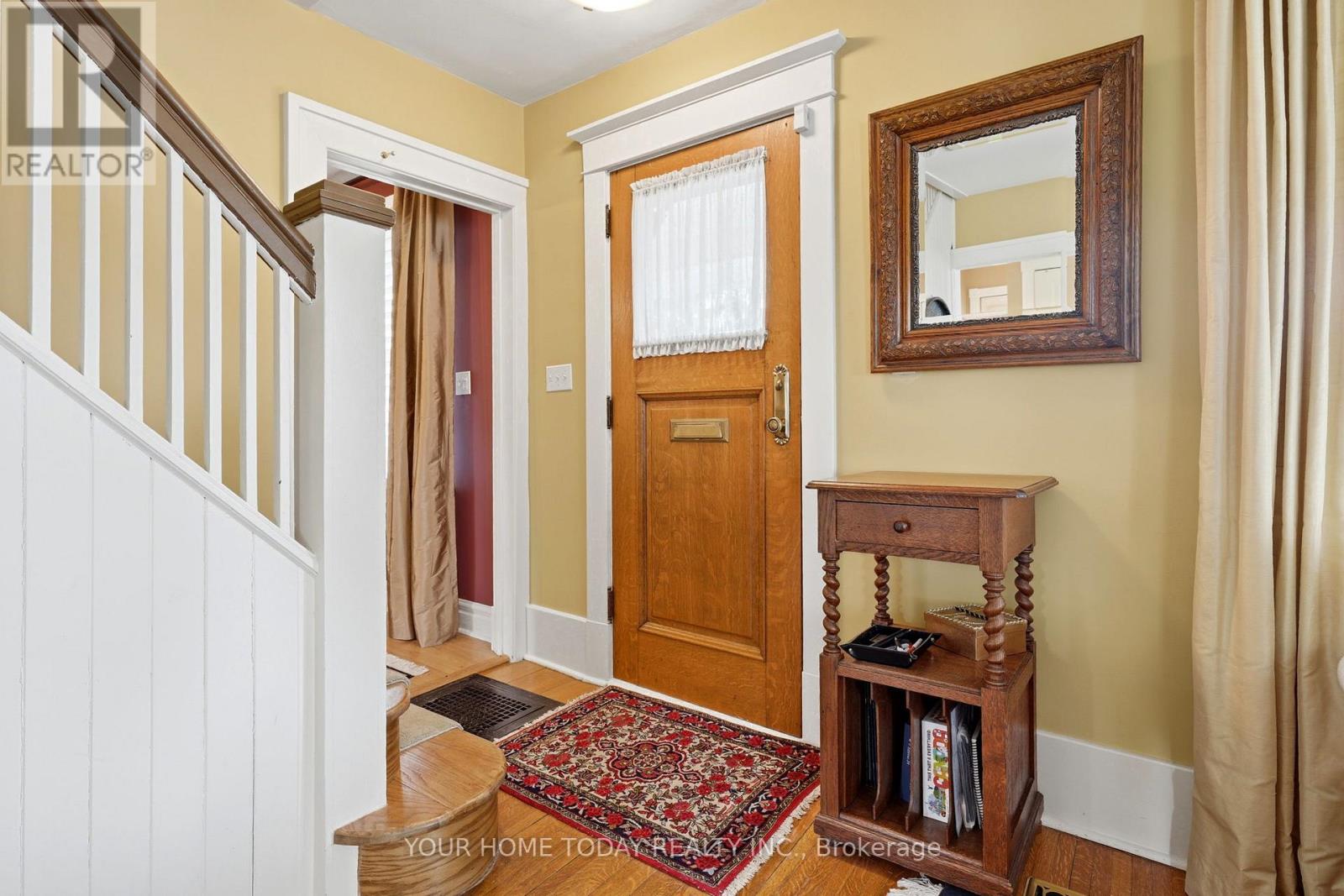 15 Albert Street, Halton Hills (Georgetown), Ontario  L7G 2A8 - Photo 4 - W13090932