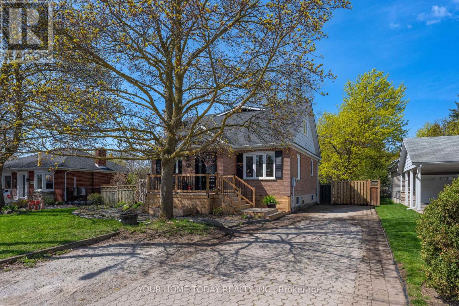 20 Elgin Street, Halton Hills (Georgetown), Ontario  L7G 3M3 - Photo 3 - W13091556