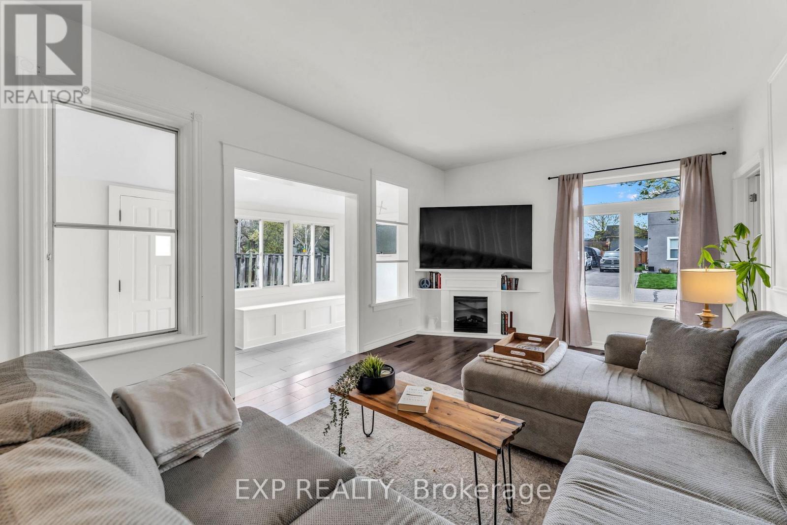 135 Poplar Avenue, Halton Hills (Ac Acton), Ontario  L7J 2E3 - Photo 6 - W13094396