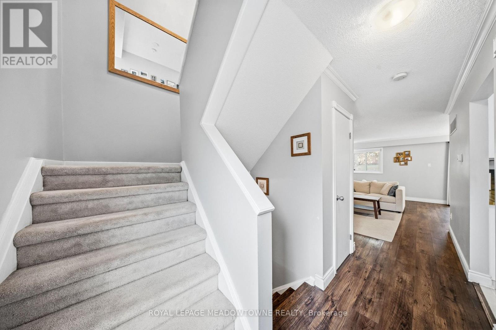 8 Lynden Circle, Halton Hills (Georgetown), Ontario  L7G 4Y8 - Photo 20 - W13094602