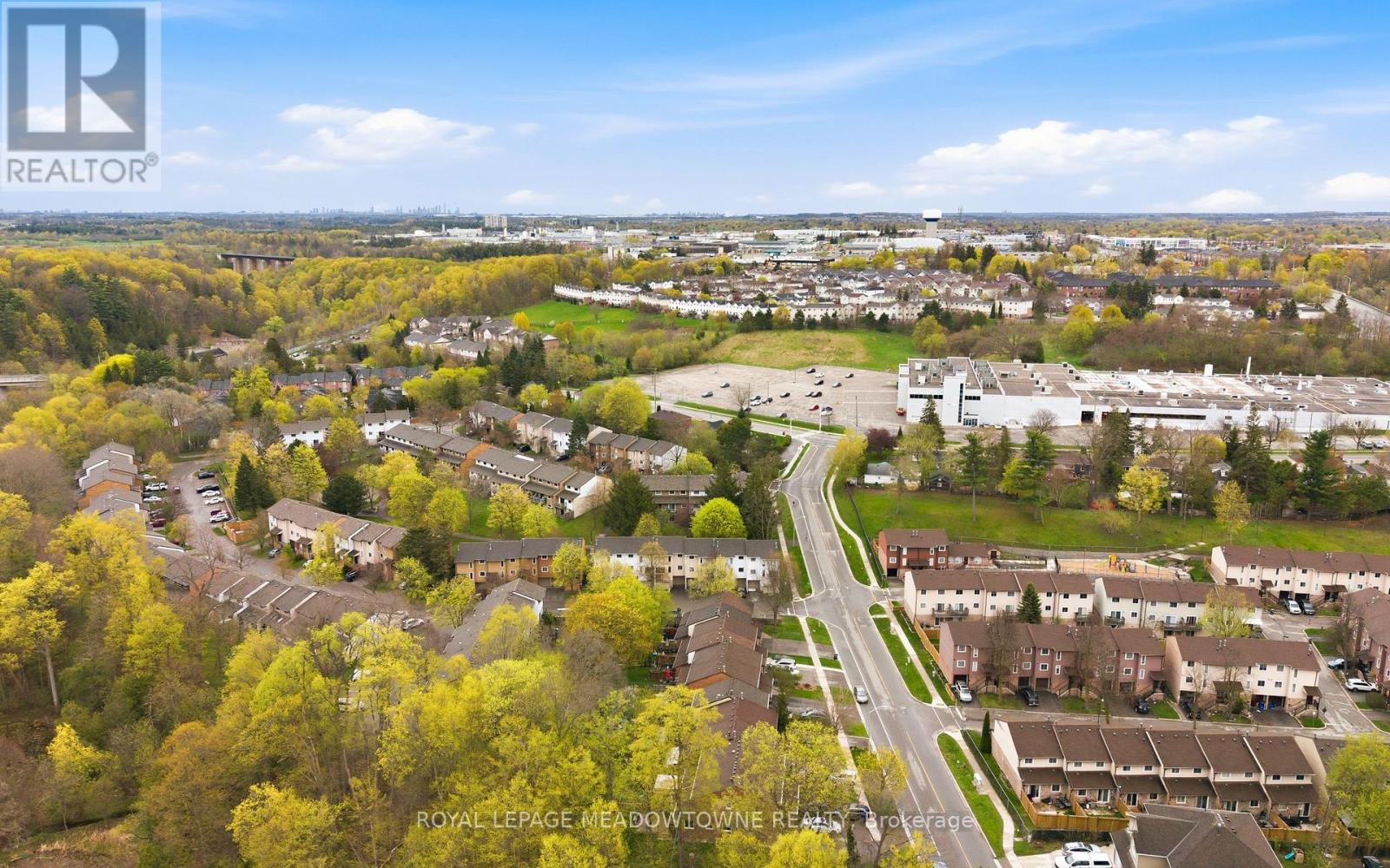 8 Lynden Circle, Halton Hills (Georgetown), Ontario  L7G 4Y8 - Photo 44 - W13094602