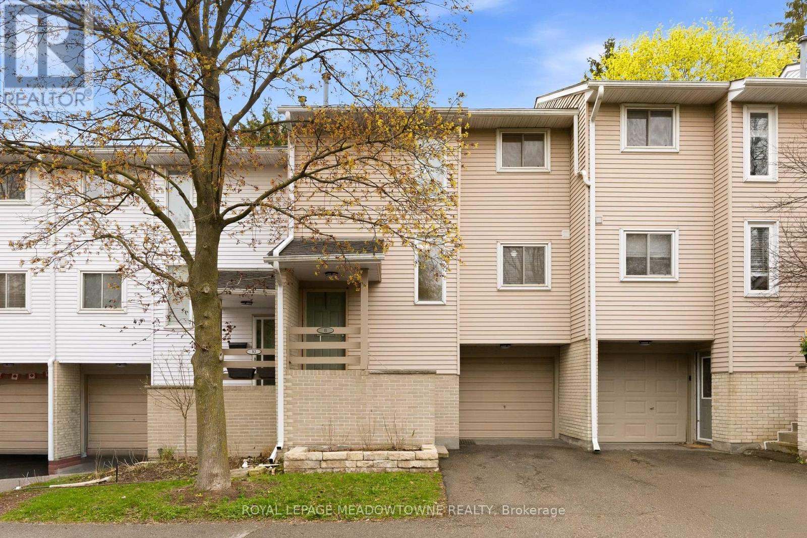8 Lynden Circle, Halton Hills (Georgetown), Ontario  L7G 4Y8 - Photo 5 - W13094602