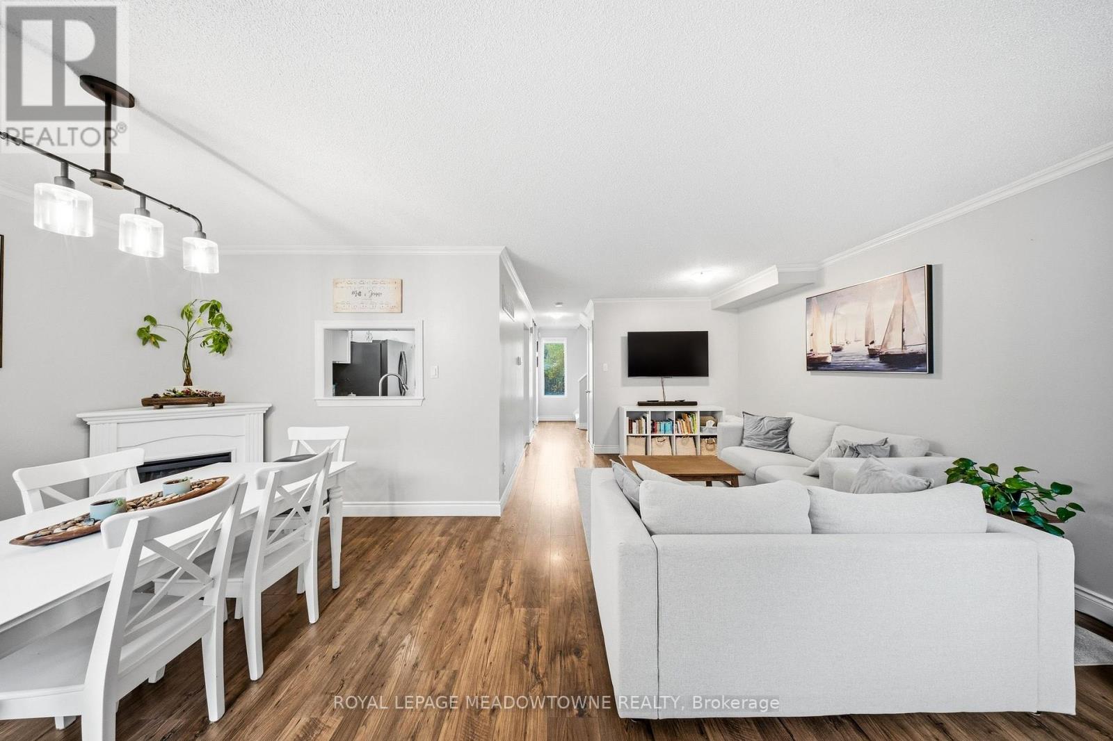 8 Lynden Circle, Halton Hills (Georgetown), Ontario  L7G 4Y8 - Photo 7 - W13094602
