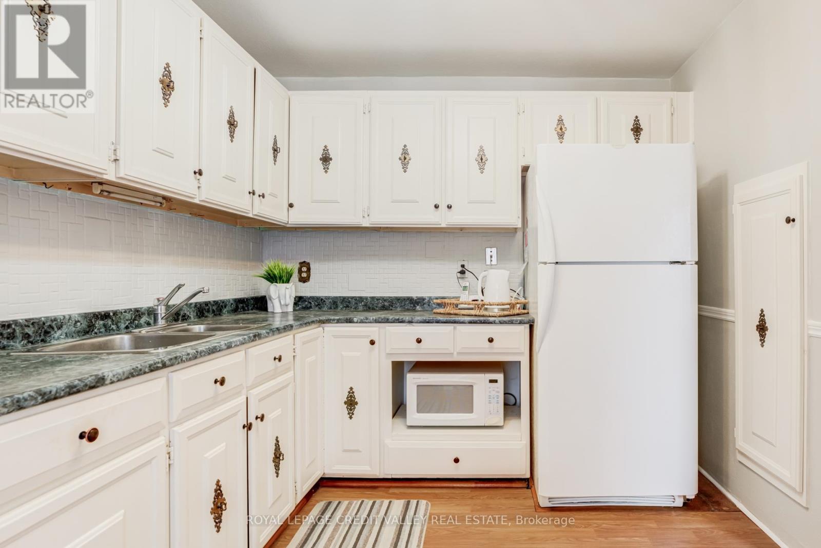 97 Kingham Road, Halton Hills (Ac Acton), Ontario  L7J 1S3 - Photo 11 - W13095838