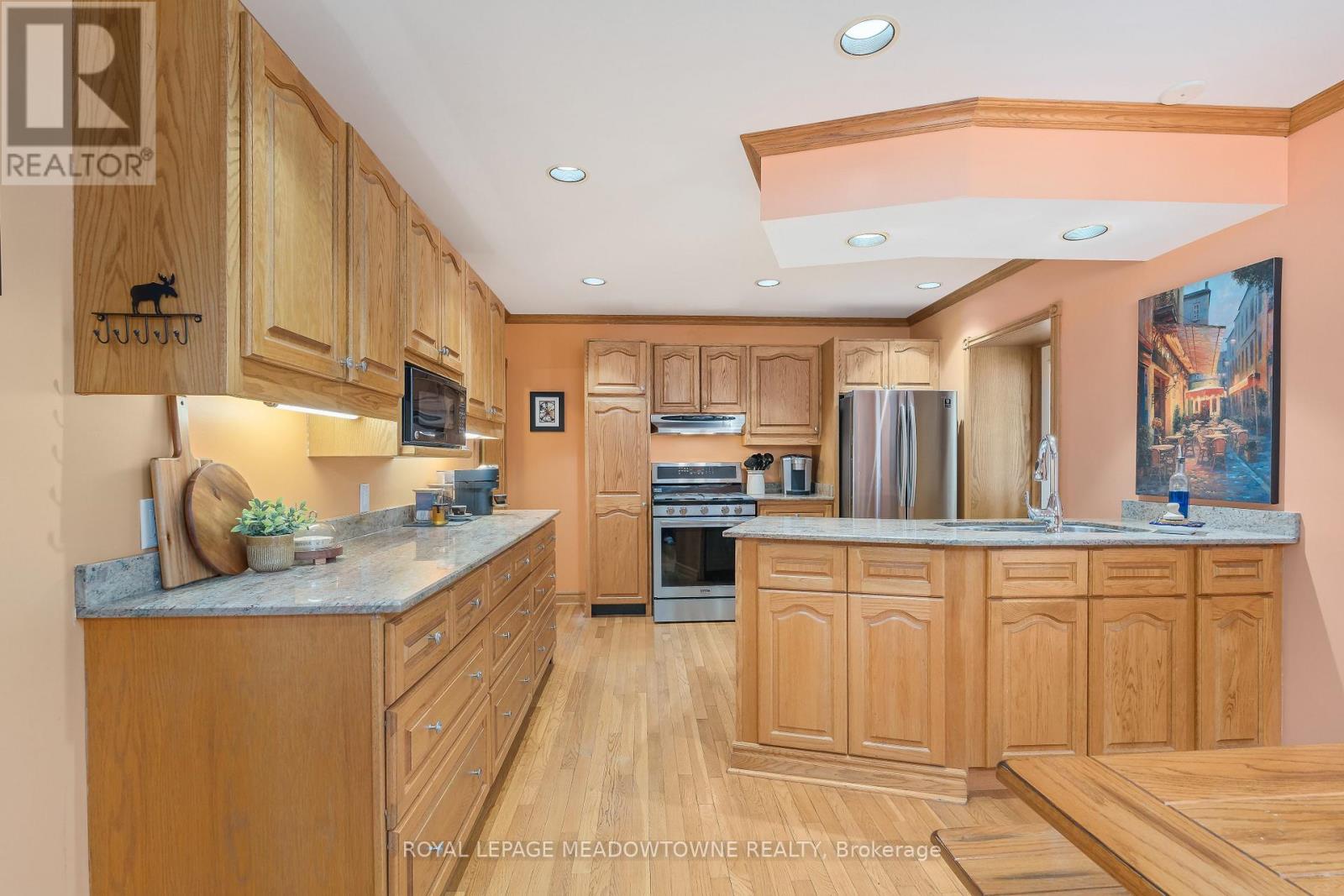 8 Queen Street, Halton Hills (Georgetown), Ontario  L7G 2E4 - Photo 15 - W13096092