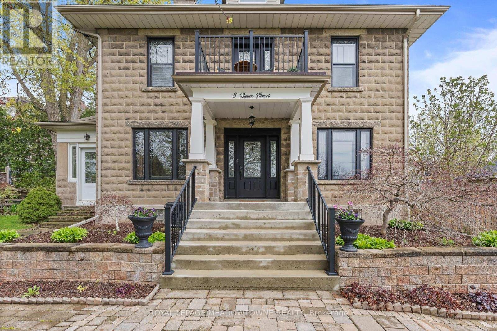8 Queen Street, Halton Hills (Georgetown), Ontario  L7G 2E4 - Photo 5 - W13096092