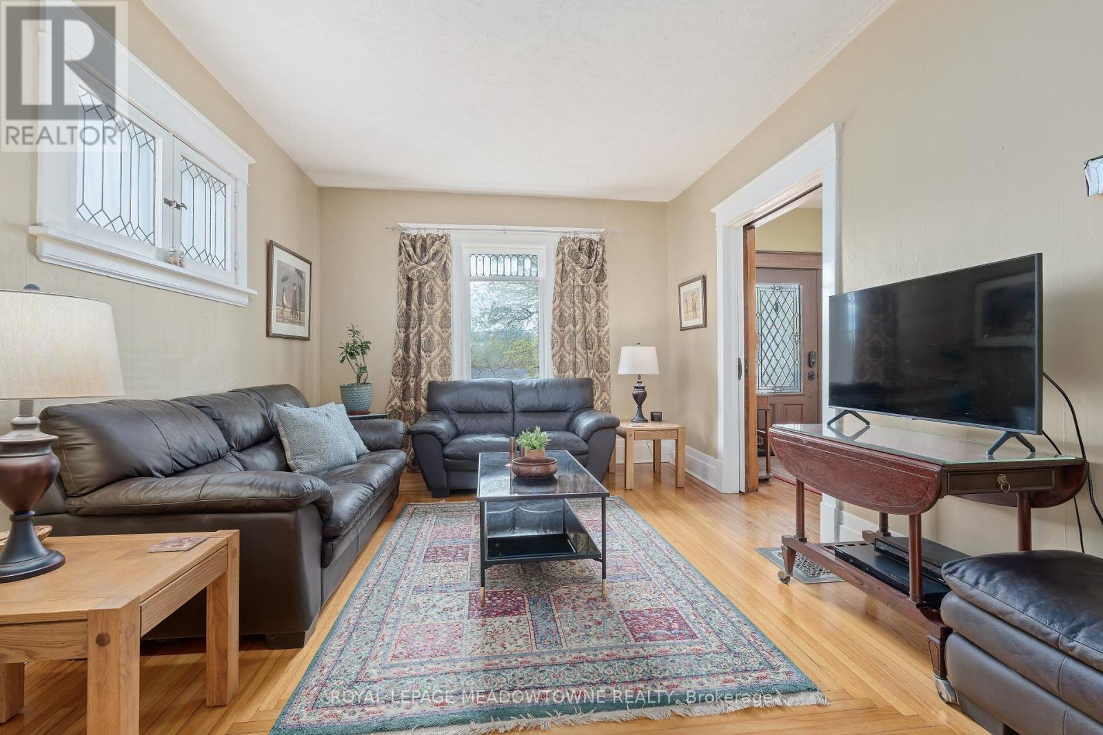 8 Queen Street, Halton Hills (Georgetown), Ontario  L7G 2E4 - Photo 9 - W13096092