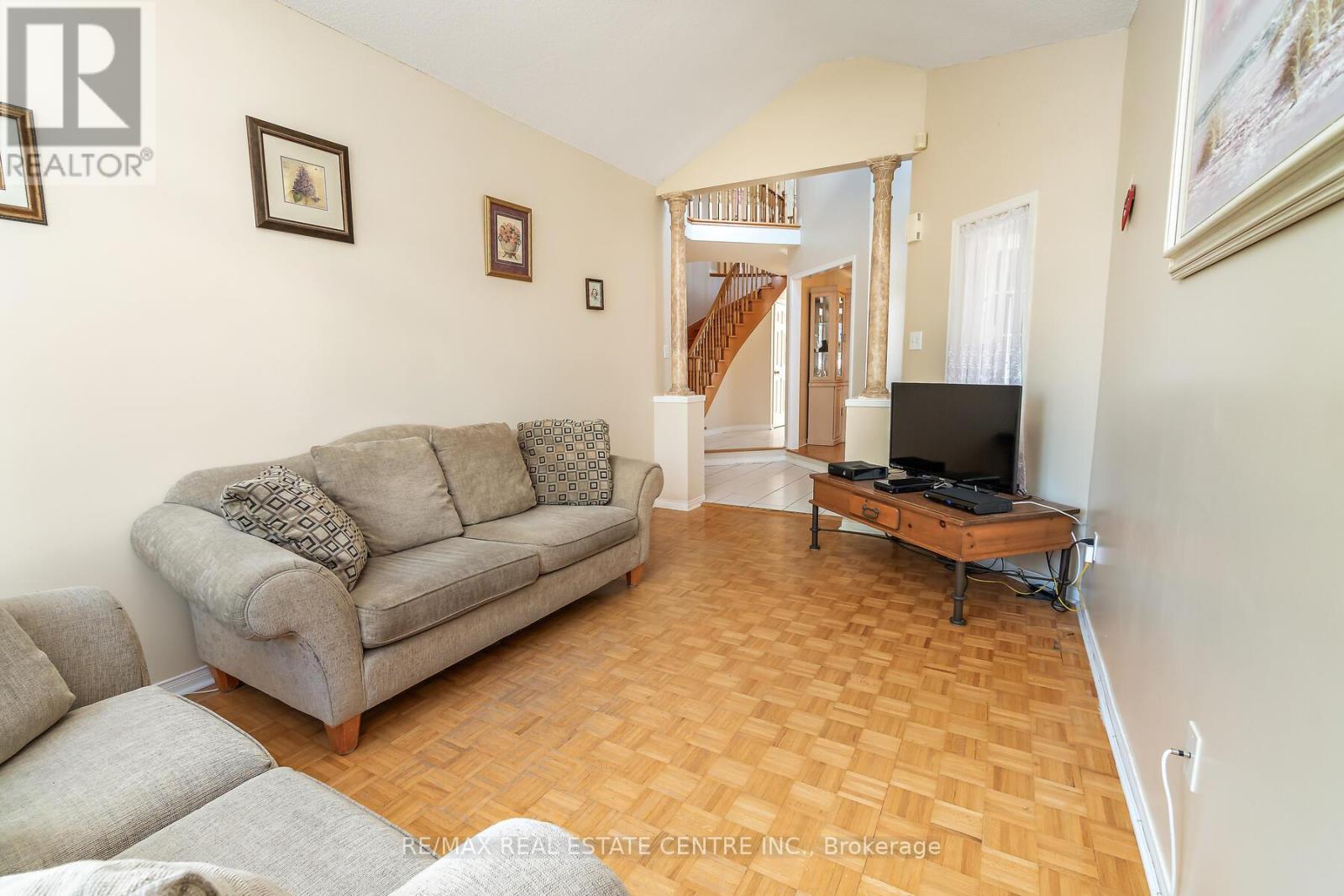 7 Curry Crescent, Halton Hills (Georgetown), Ontario  L7G 5L4 - Photo 7 - W13099600