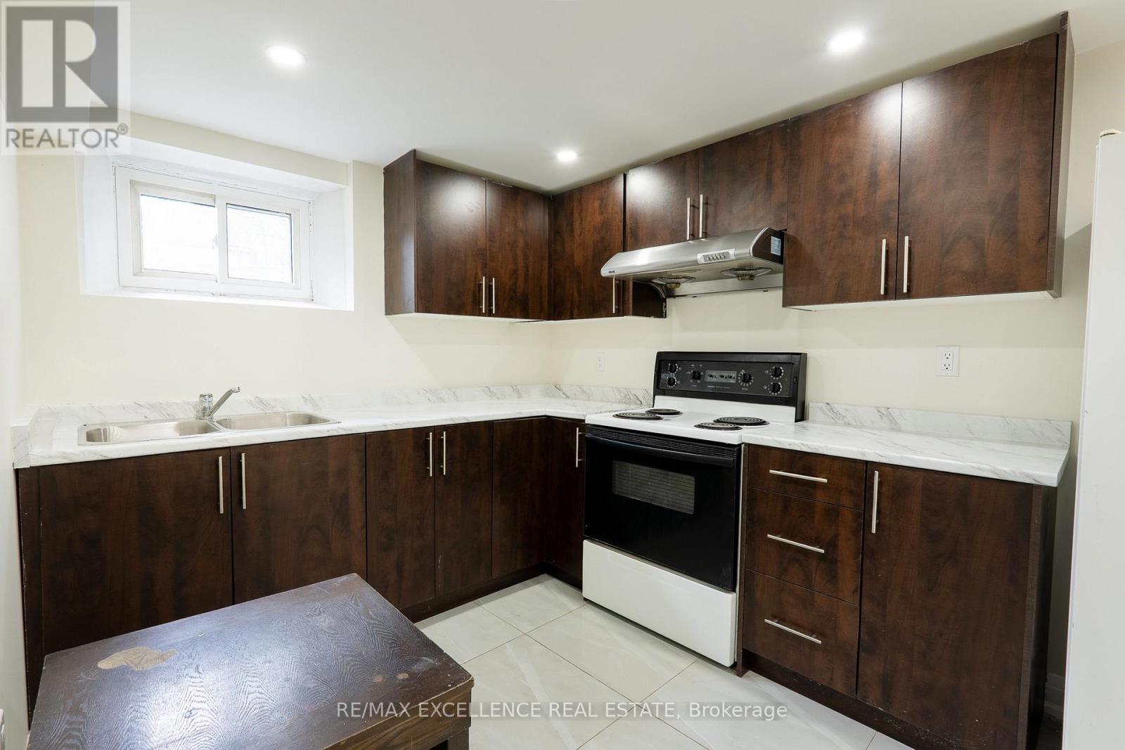 431 Delrex Boulevard, Halton Hills (Georgetown), Ontario  L7G 4J1 - Photo 18 - W13103764
