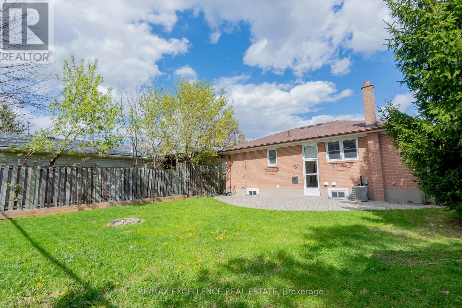 431 Delrex Boulevard, Halton Hills (Georgetown), Ontario  L7G 4J1 - Photo 7 - W13103764