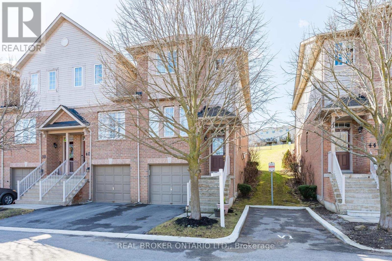 42 - 42 Palomino Trail, Halton Hills (Georgetown), Ontario  L7G 6E9 - Photo 1 - W13105818