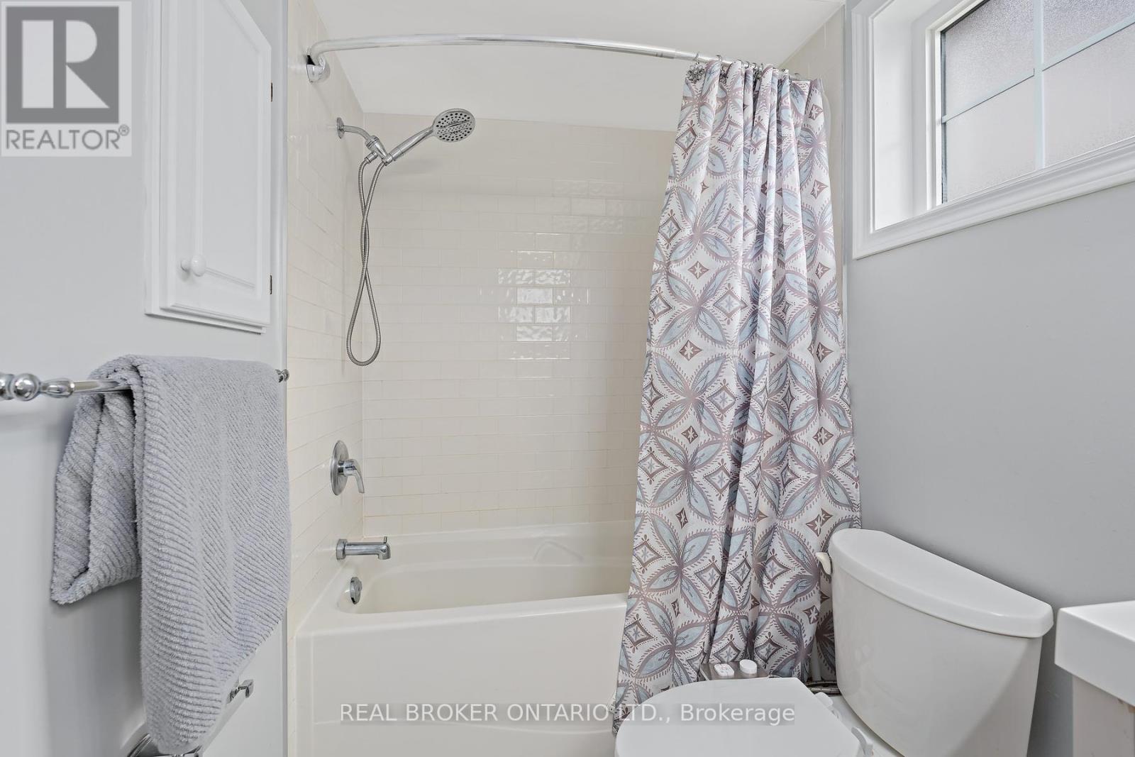 42 - 42 Palomino Trail, Halton Hills (Georgetown), Ontario  L7G 6E9 - Photo 6 - W13105818