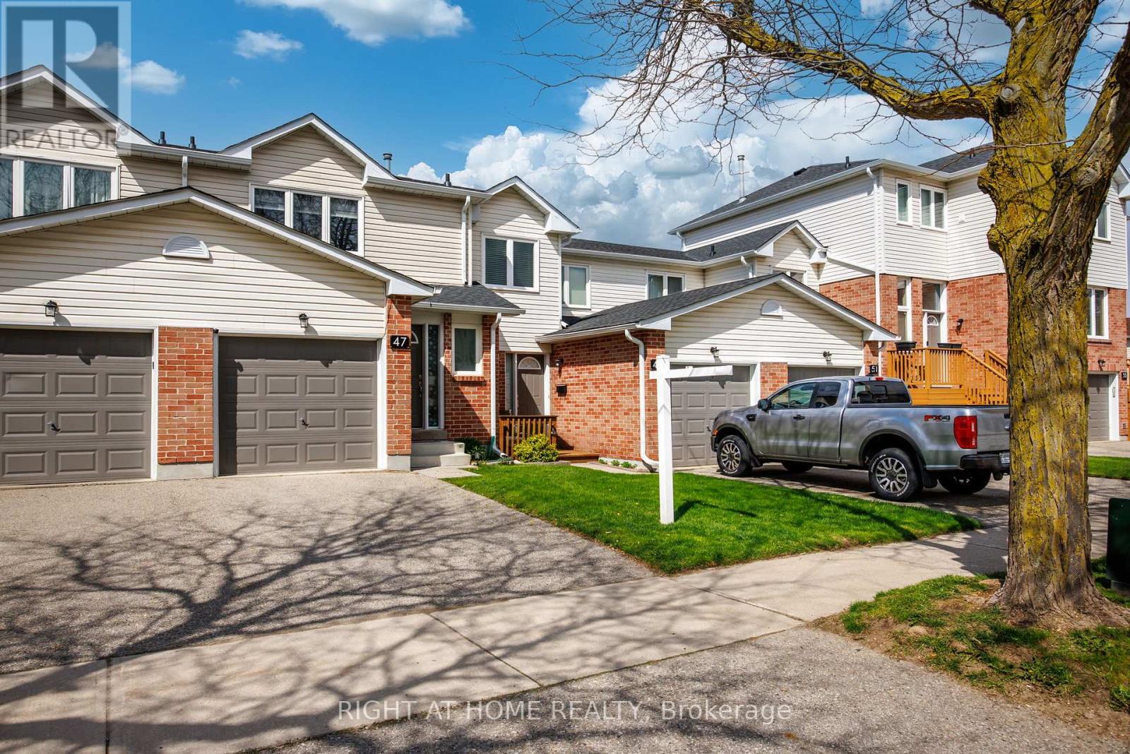 74 - 47 Stewart Maclaren Road, Halton Hills (Georgetown), Ontario  L7G 5L8 - Photo 2 - W13107506