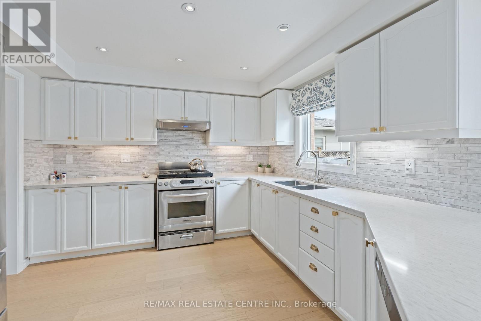 20 Nixon Crescent, Halton Hills (Georgetown), Ontario  L7G 5K2 - Photo 12 - W13116514