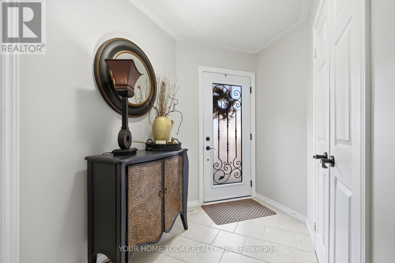 96 Lauchlin Crescent, Halton Hills (Georgetown), Ontario  L7G 5R5 - Photo 5 - W13117986