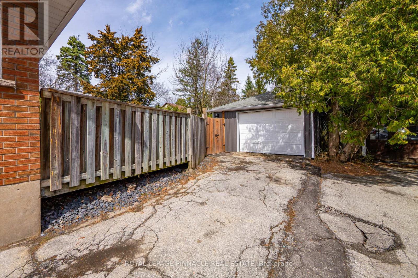 45 Main Street N, Milton (Campbellville), Ontario  L0P 1B0 - Photo 6 - W13119176