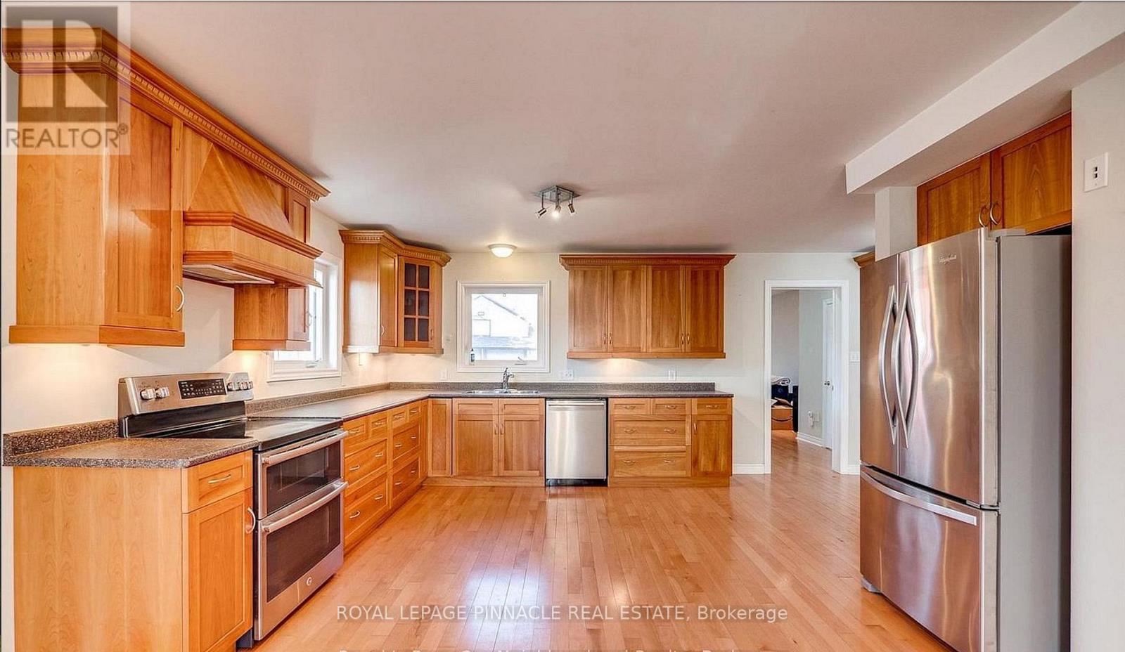 51 Main Street N, Milton (Campbellville), Ontario  L0P 1B0 - Photo 8 - W13119194