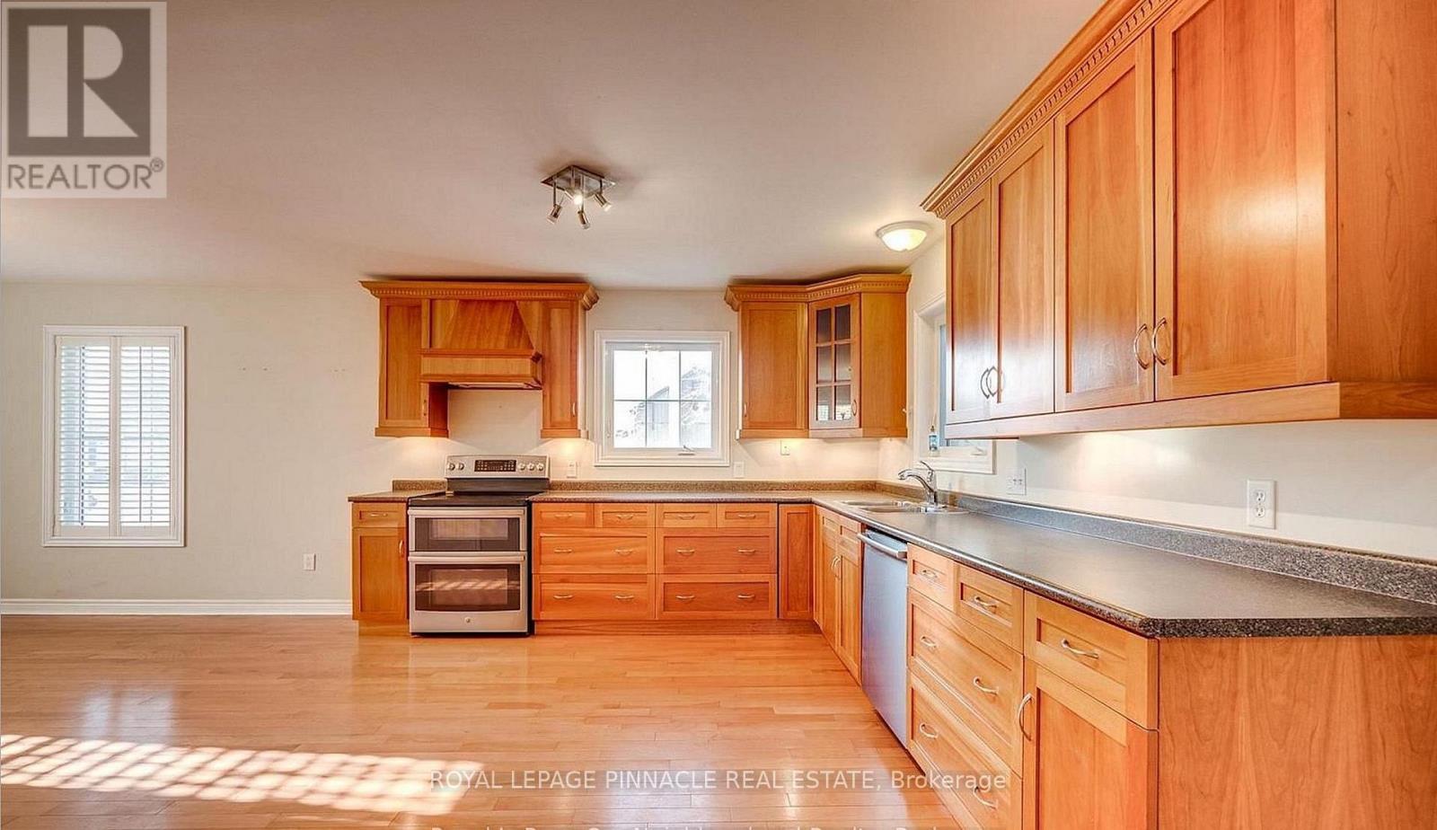51 Main Street N, Milton (Campbellville), Ontario  L0P 1B0 - Photo 9 - W13119194
