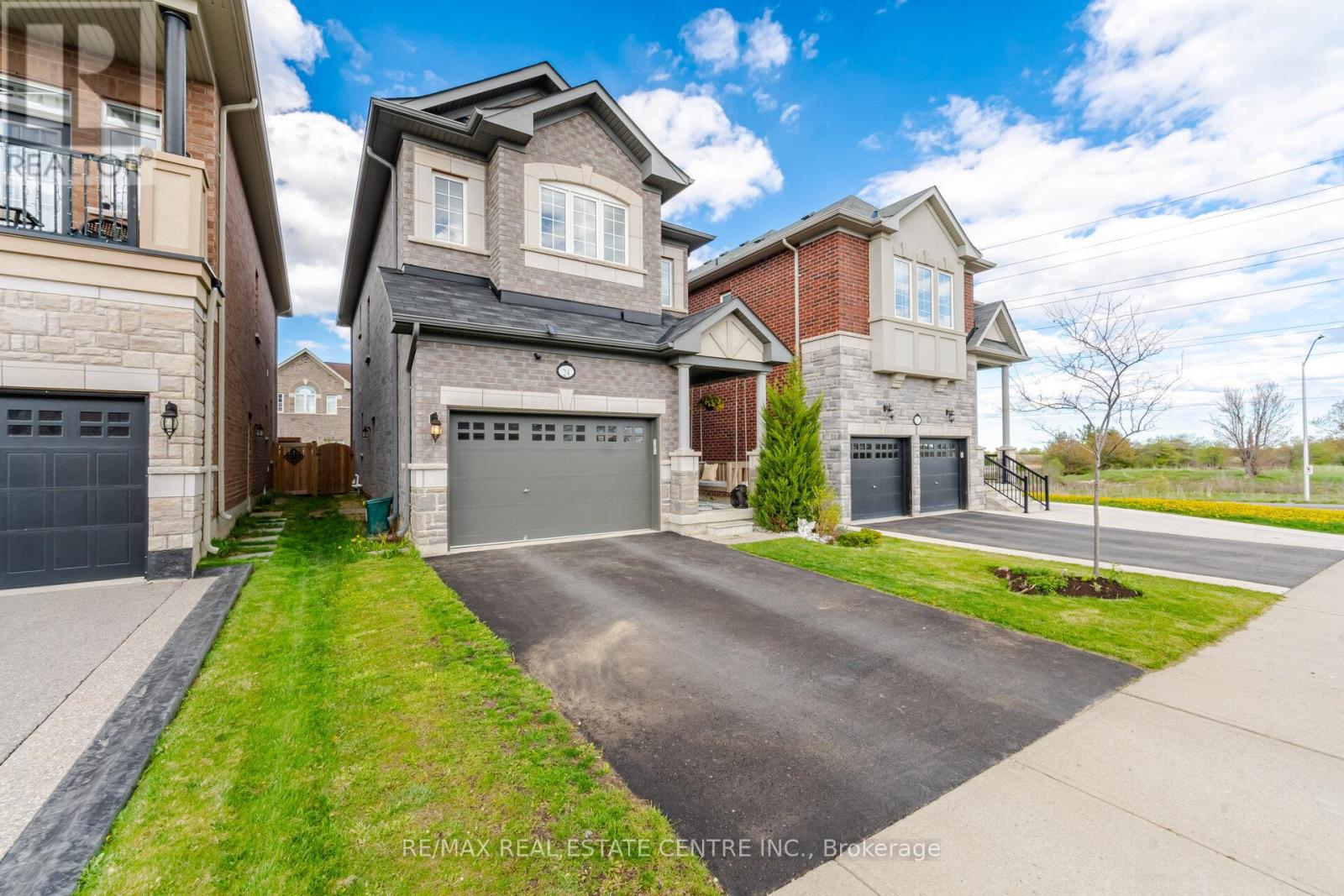 24 Duffel Crescent, Halton Hills (Georgetown), Ontario  L7G 0M1 - Photo 3 - W13121052