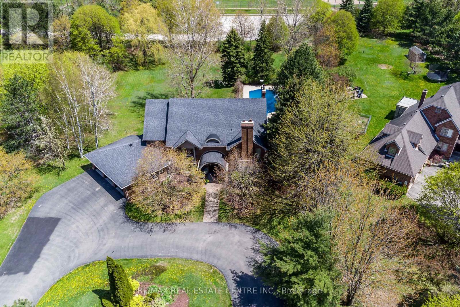155 Crawford Crescent, Milton (Campbellville), Ontario  L0P 1B0 - Photo 4 - W13121142