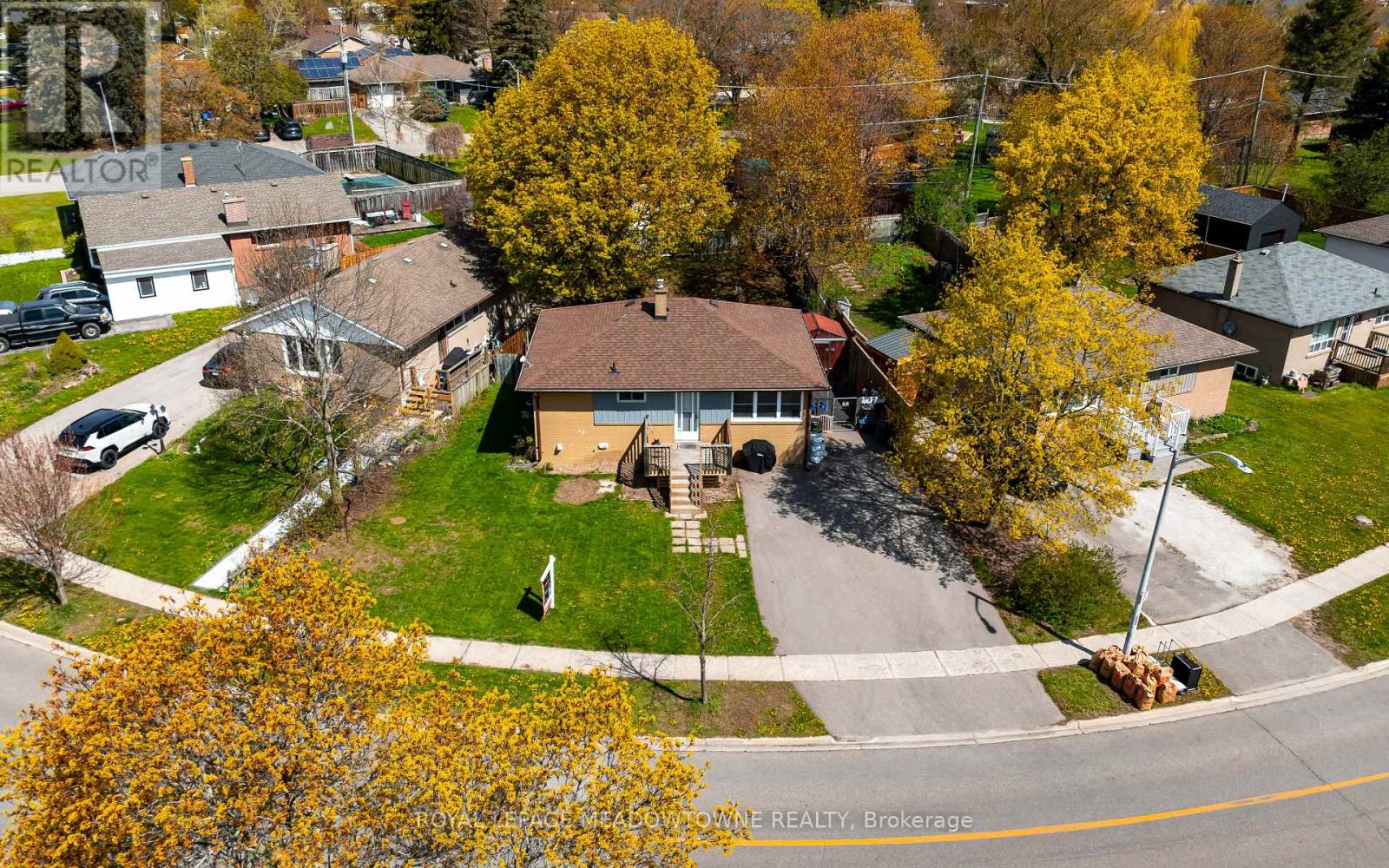 169 Longfield Road, Halton Hills (Ac Acton), Ontario  L7J 2K7 - Photo 6 - W13122896