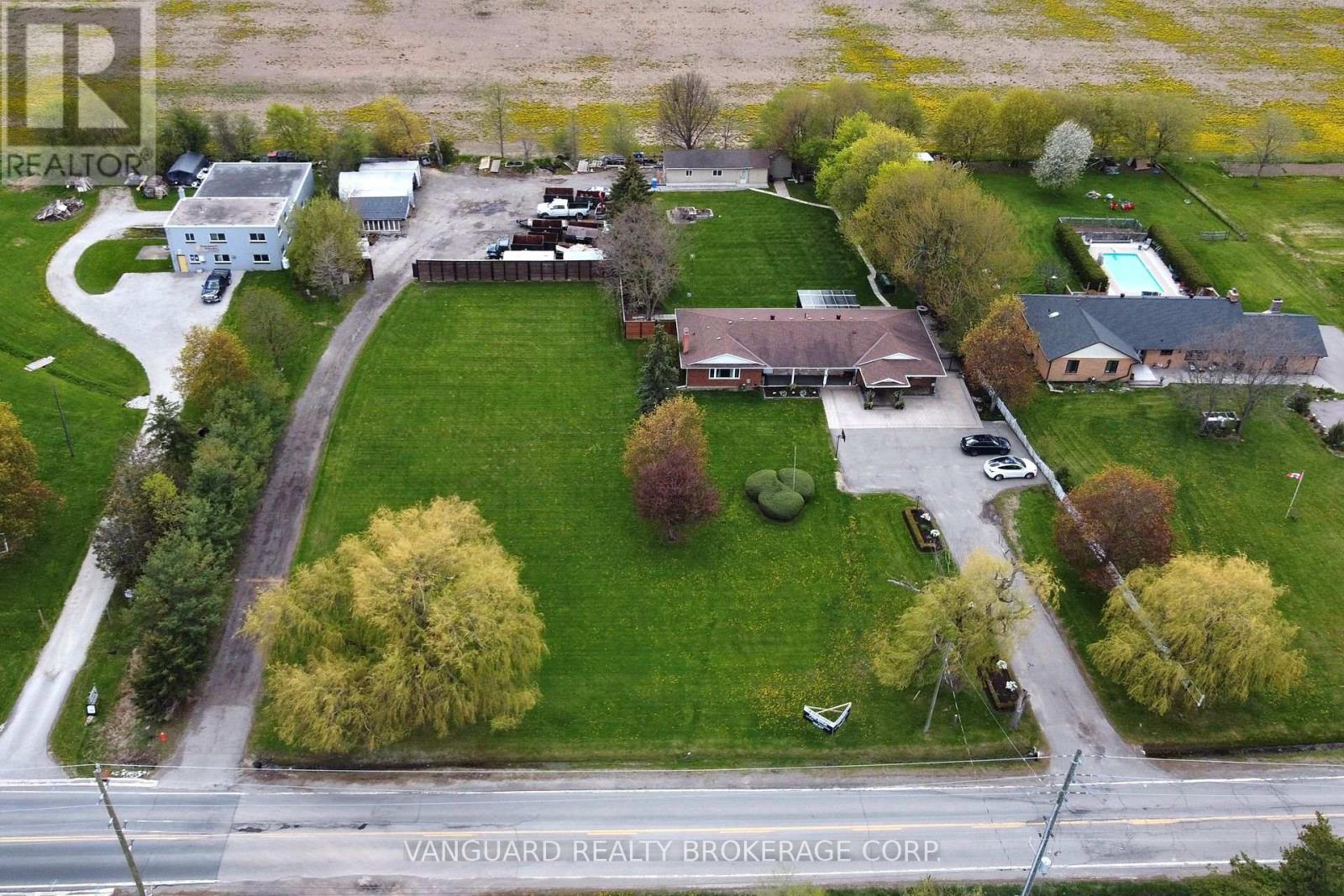 8070 Hornby Road, Halton Hills (Rural Halton Hills), Ontario  L0P 1E0 - Photo 3 - W13124324