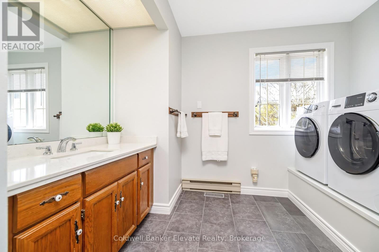 45 Shelley Street, Halton Hills (Georgetown), Ontario  L7G 3X2 - Photo 32 - W13124664