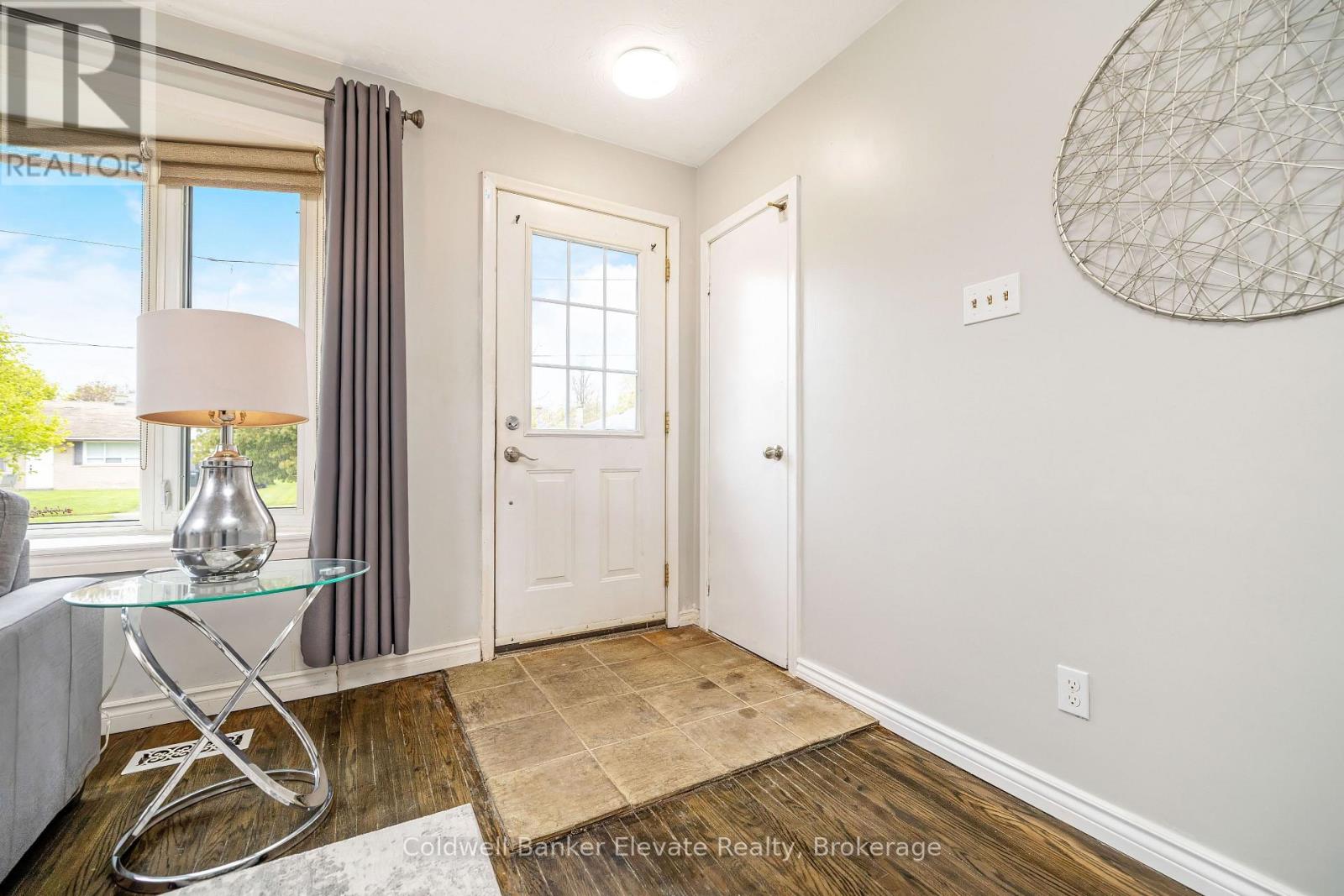 39 Mcgilvray Crescent, Halton Hills (Georgetown), Ontario  L7G 1L7 - Photo 6 - W13131038