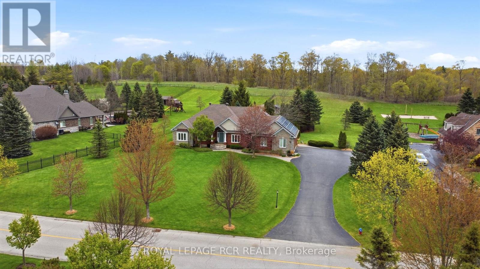 22 Bishop Court, Halton Hills (Glen Williams), Ontario  L7G 6G8 - Photo 39 - W13131760