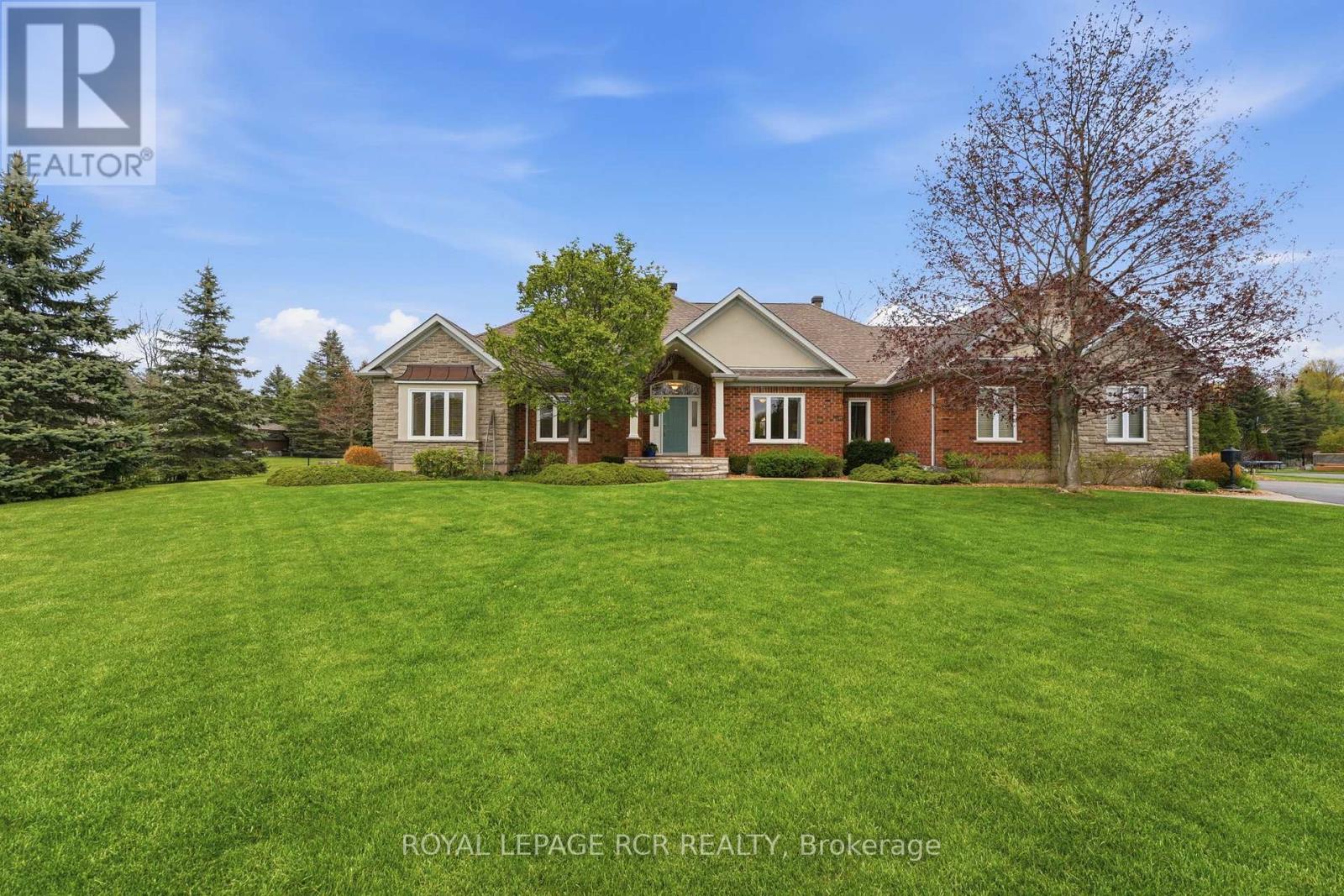 22 Bishop Court, Halton Hills (Glen Williams), Ontario  L7G 6G8 - Photo 4 - W13131760