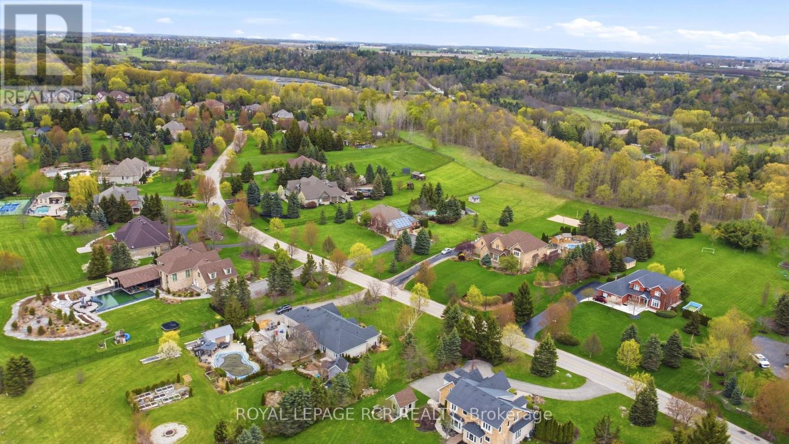 22 Bishop Court, Halton Hills (Glen Williams), Ontario  L7G 6G8 - Photo 45 - W13131760