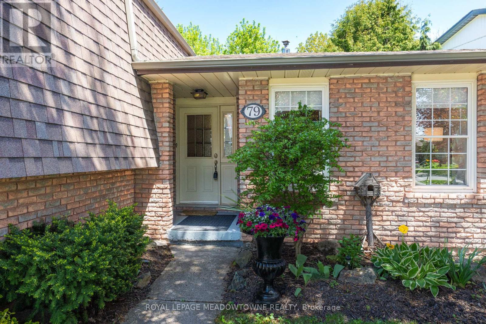 79 Mary Street, Halton Hills (Georgetown), Ontario  L7G 4V9 - Photo 2 - W13142148