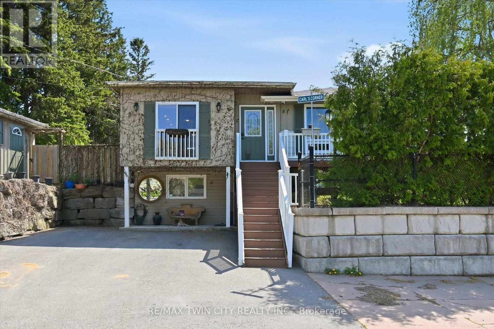 8 Delrex Boulevard, Halton Hills (Georgetown), Ontario  L7G 3X6 - Photo 2 - W13143430