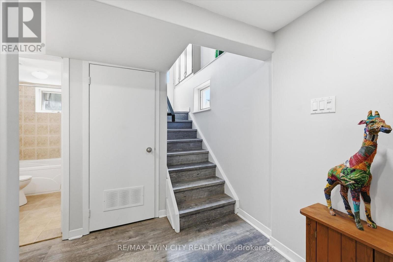 8 Delrex Boulevard, Halton Hills (Georgetown), Ontario  L7G 3X6 - Photo 21 - W13143430