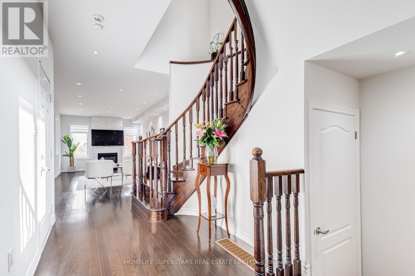 39 Rain Forest Lane, Halton Hills (Georgetown), Ontario  L7G 0L8 - Photo 4 - W13144284