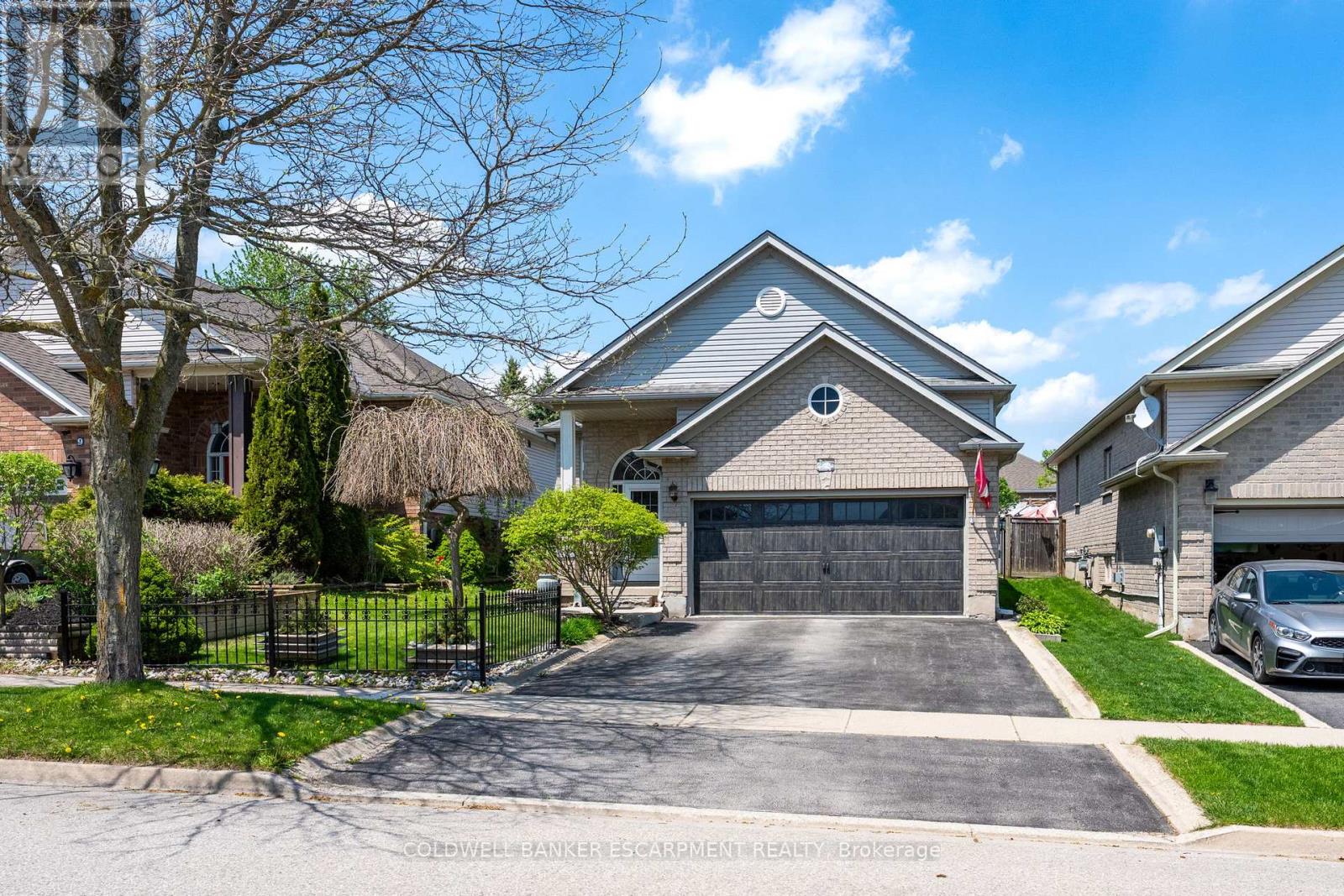 11 Kingsley Road, Halton Hills (Ac Acton), Ontario  L7J 2Z5 - Photo 1 - W13146976