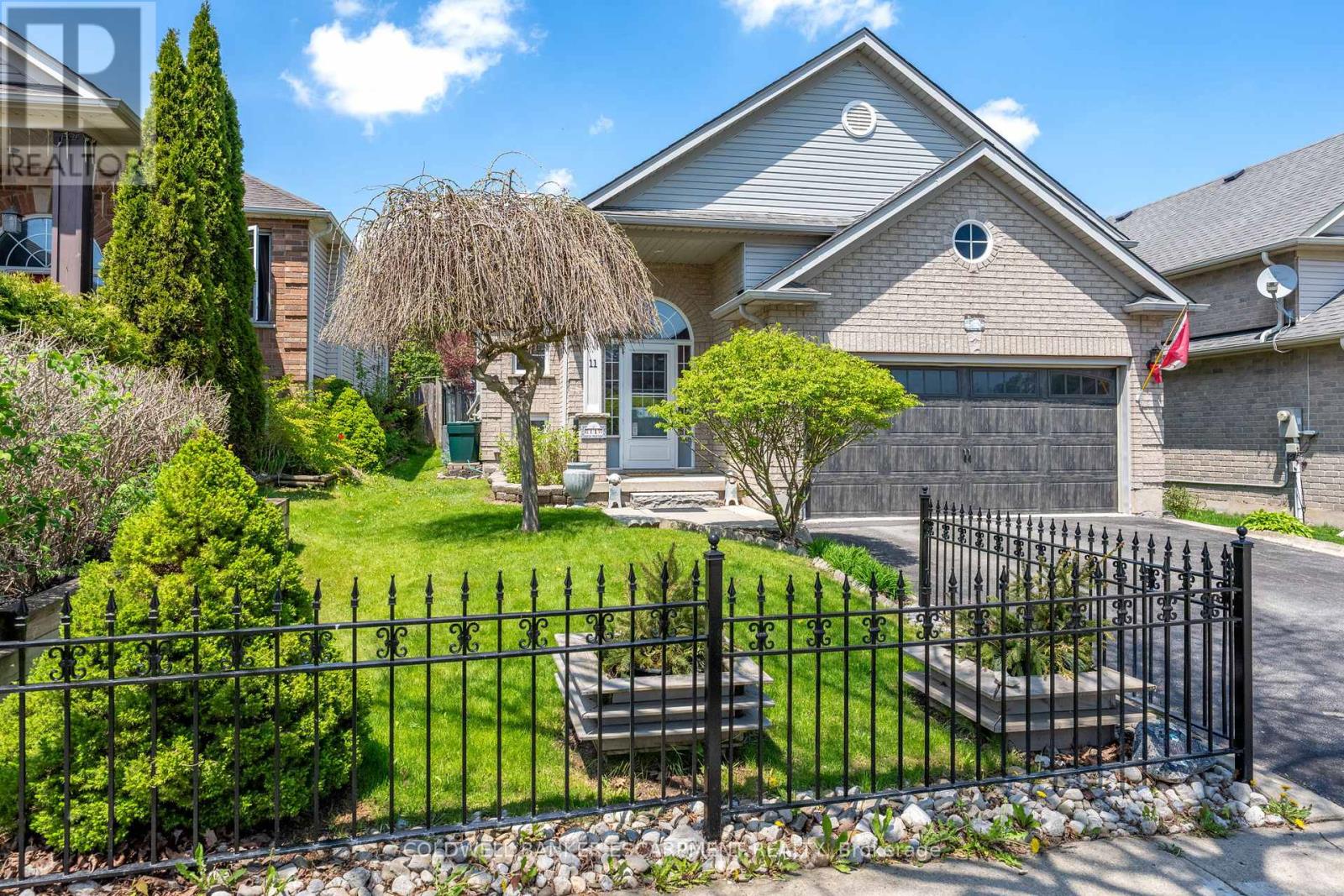 11 Kingsley Road, Halton Hills (Ac Acton), Ontario  L7J 2Z5 - Photo 2 - W13146976