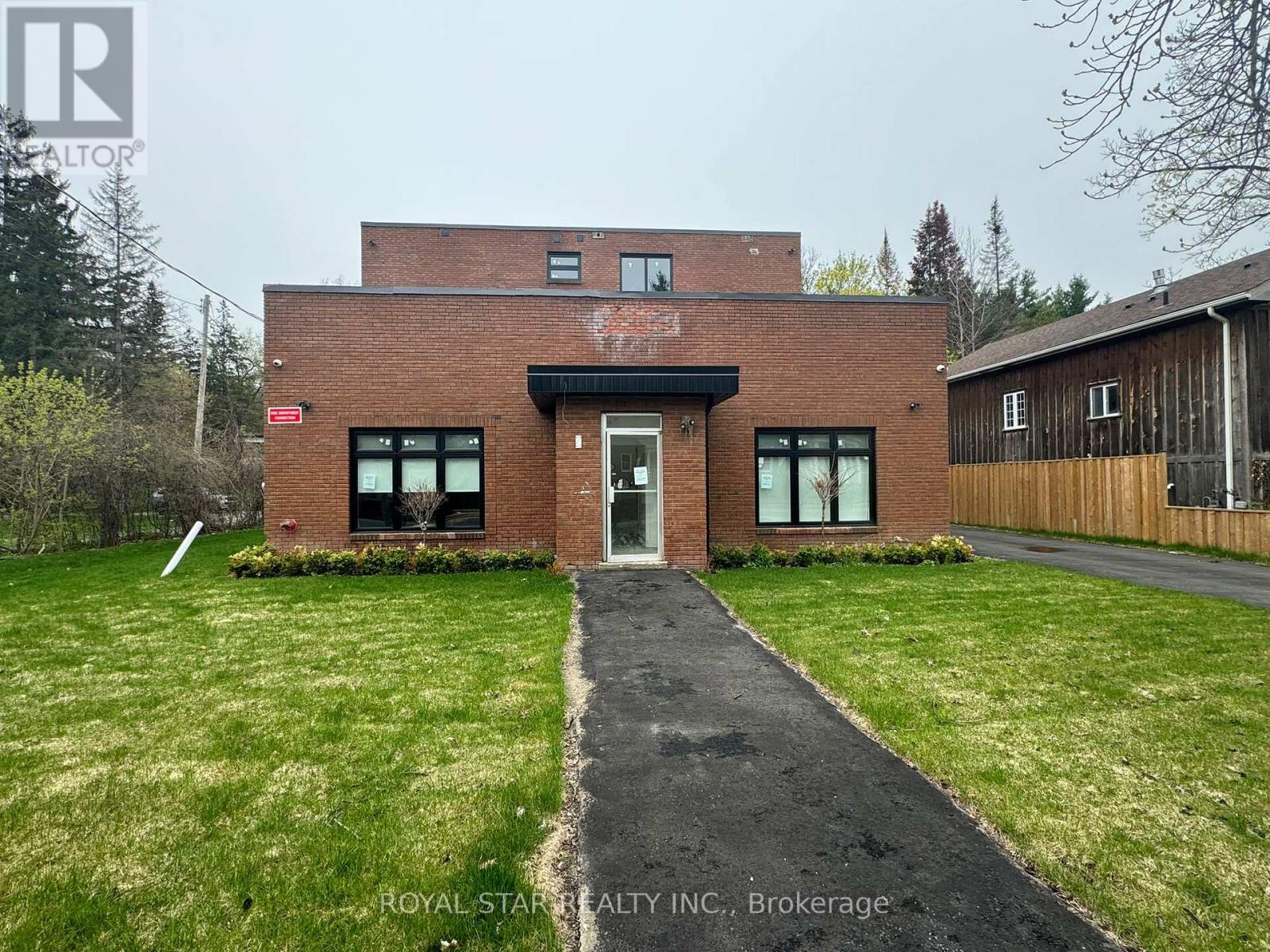 504 Guelph Street, Halton Hills (Rural Halton Hills), Ontario  L0P 1K0 - Photo 1 - W13148234