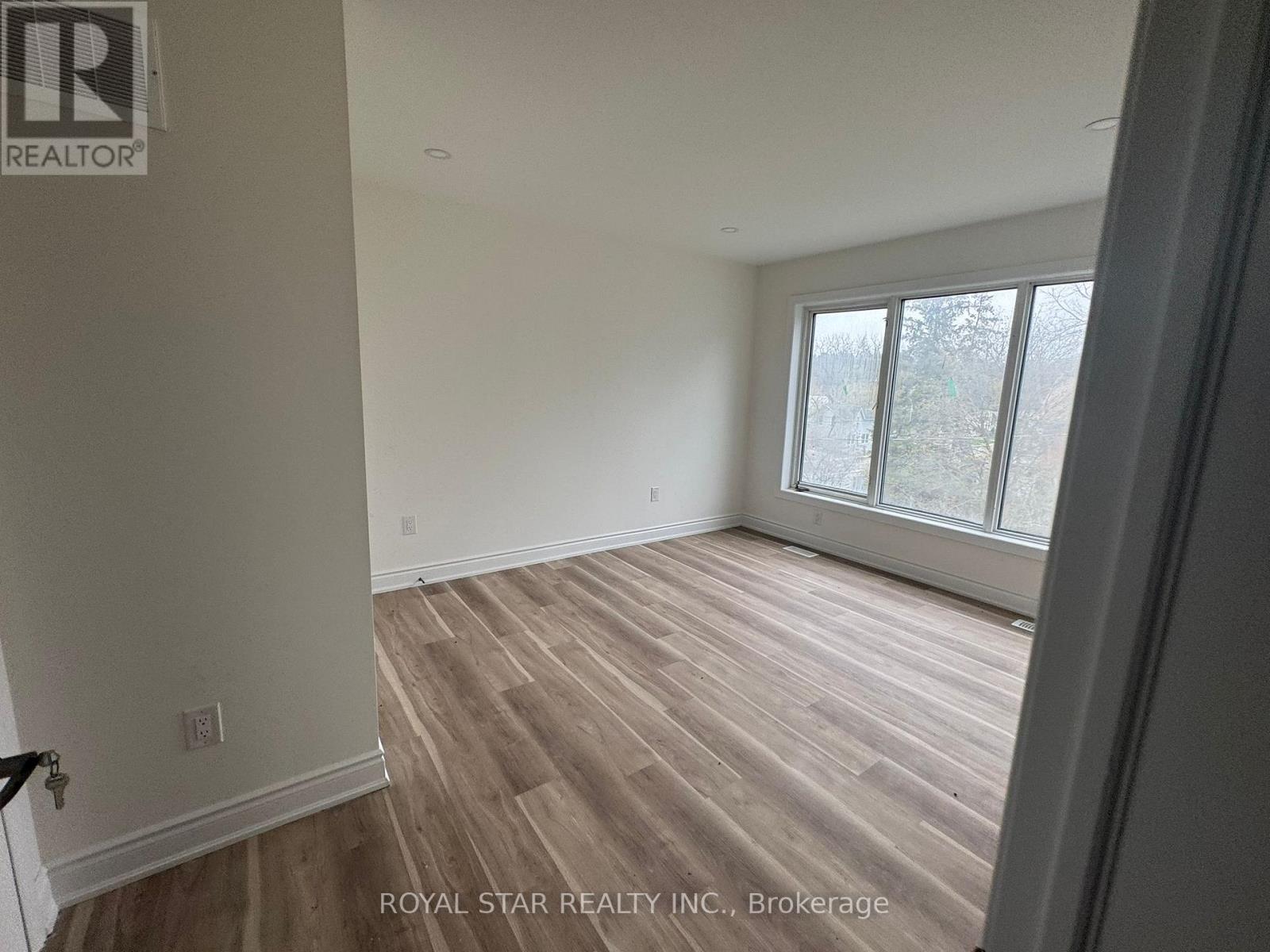 504 Guelph Street, Halton Hills (Rural Halton Hills), Ontario  L0P 1K0 - Photo 2 - W13148234