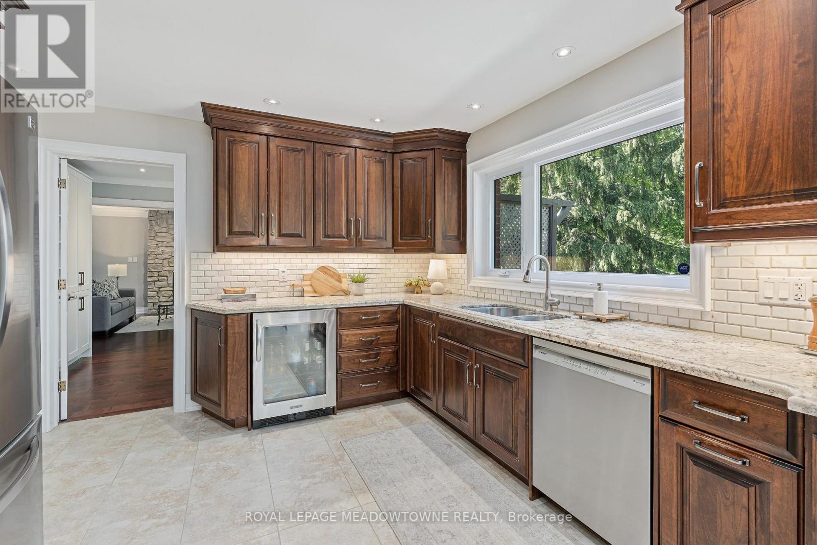 33 Heslop Court, Halton Hills (Georgetown), Ontario  L7G 4Z8 - Photo 9 - W13148694