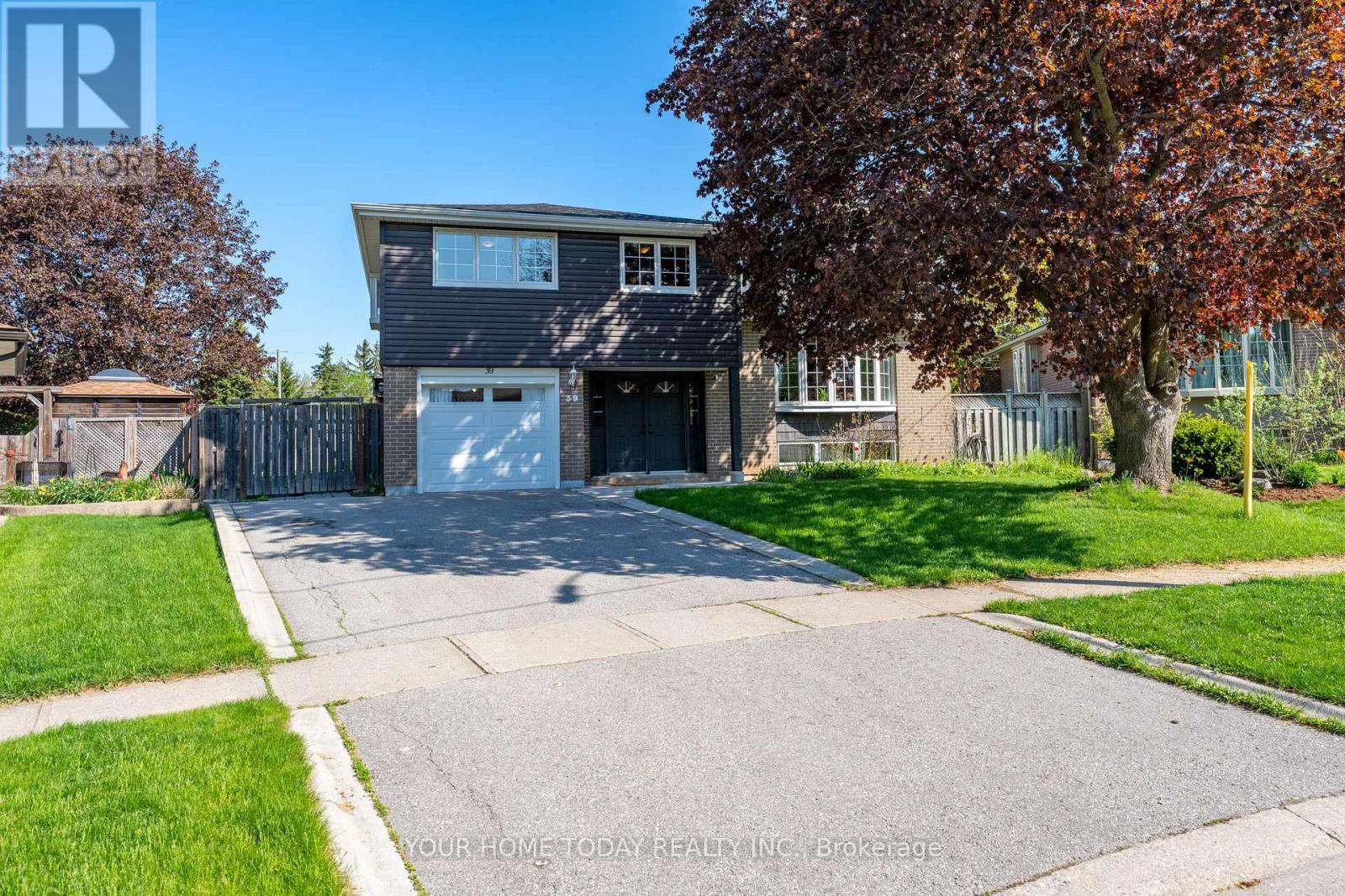 39 Eleanor Crescent, Halton Hills (Georgetown), Ontario  L7G 2T7 - Photo 2 - W13150492