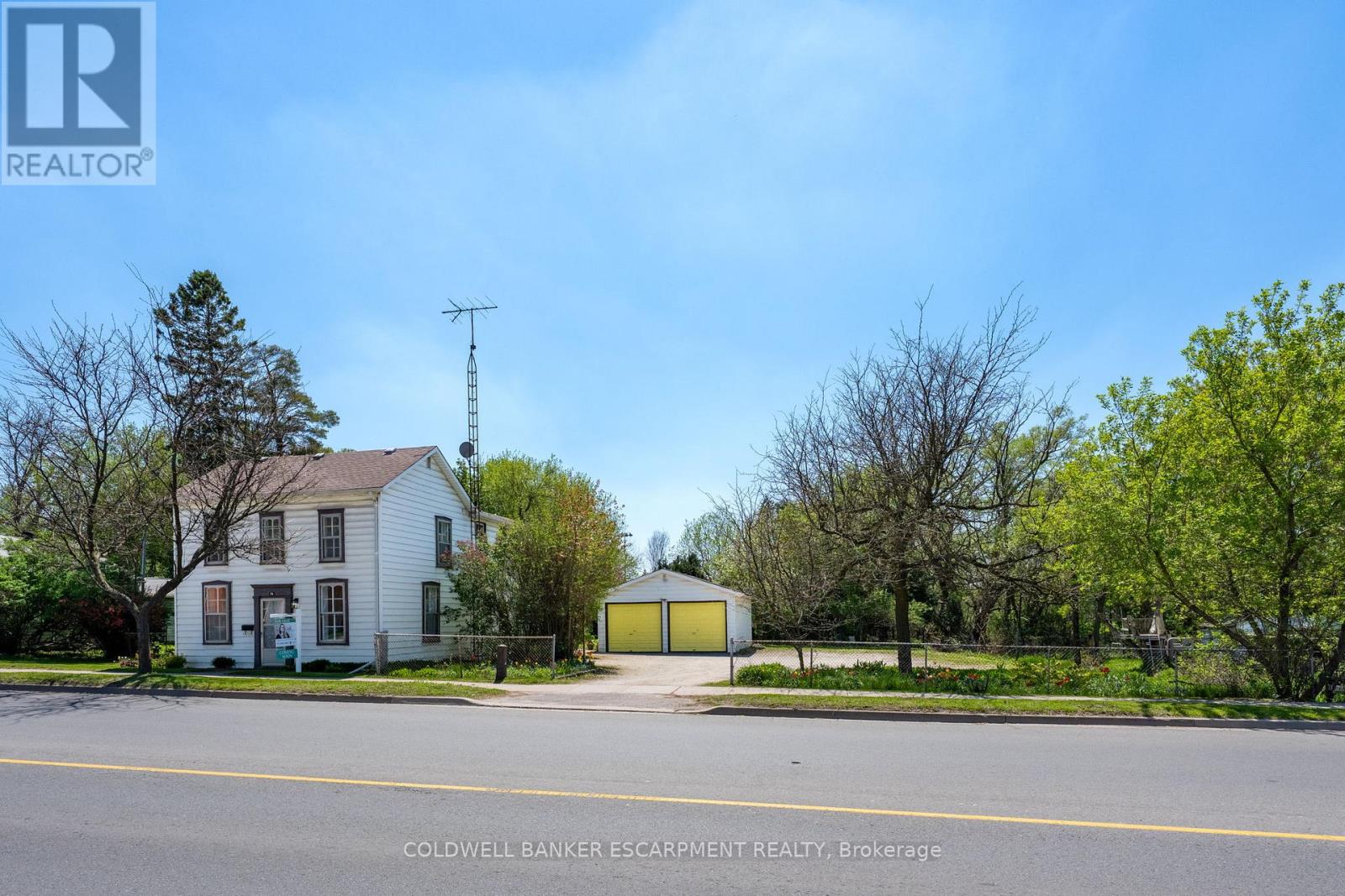 76 Main Street N, Halton Hills (Ac Acton), Ontario  L7J 1W2 - Photo 1 - W13153002