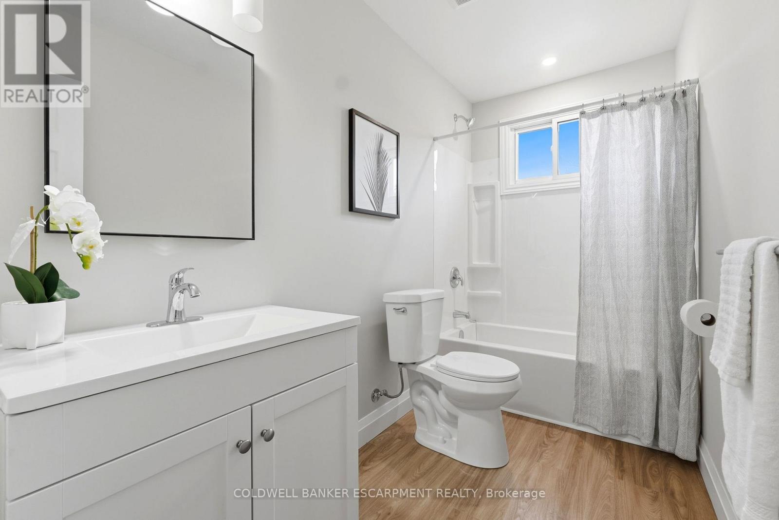 76 Main Street N, Halton Hills (Ac Acton), Ontario  L7J 1W2 - Photo 24 - W13153002